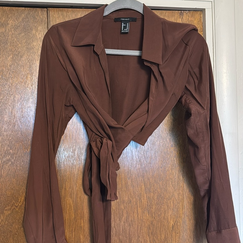 Cropped brown collared shirt